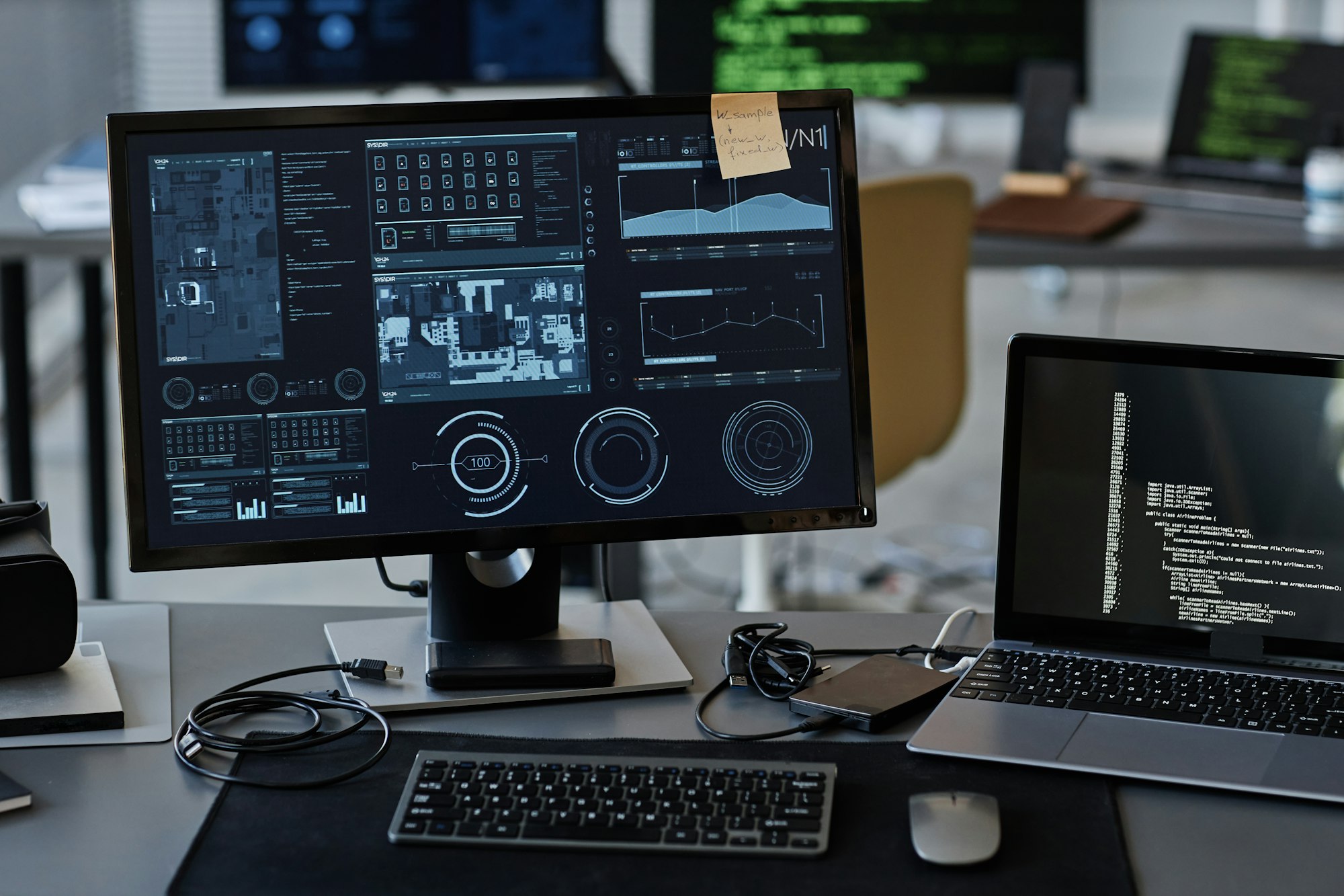 computer-screens-with-data -Communication Digitale Électoral en Haïti